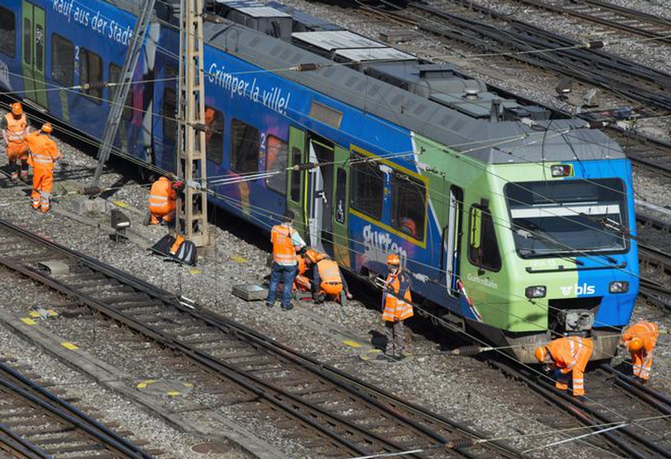 Svizzera, scontro tra treni: almeno 30 feriti