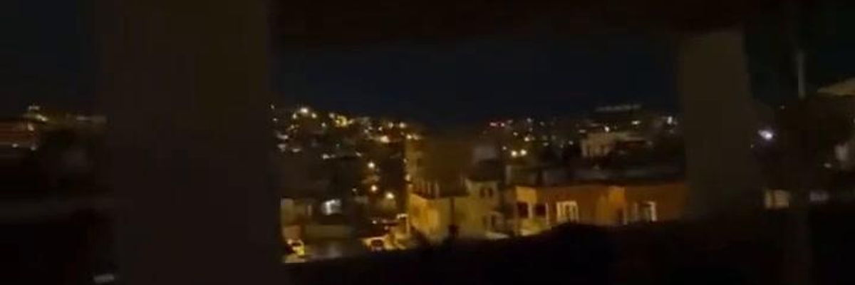 Terremoto in Turchia e Siria; suoni e immagini al momento della scossa | video