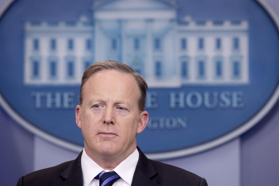 La Casa Bianca perde un altro pezzo: si dimette Spicer, portavoce di Trump