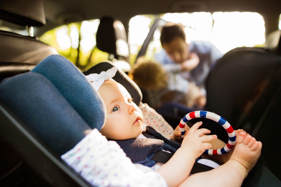 Seggiolini auto: c'è l'ok della Camara all'obbligo di segnalazione acustica salva bebé