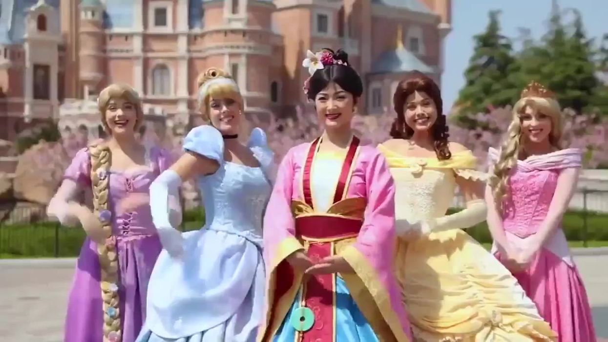 Riapre Shanghai Disneyland ma per ora niente incontri con i personaggi e parate