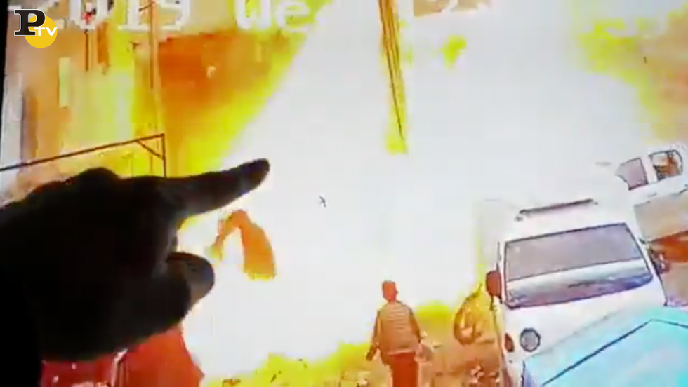 Siria video esplosione bomba attentato Manbij