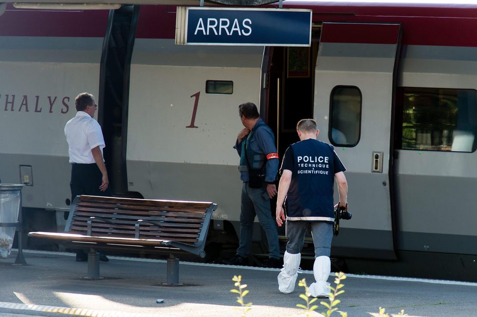 sparatoria treno Arras