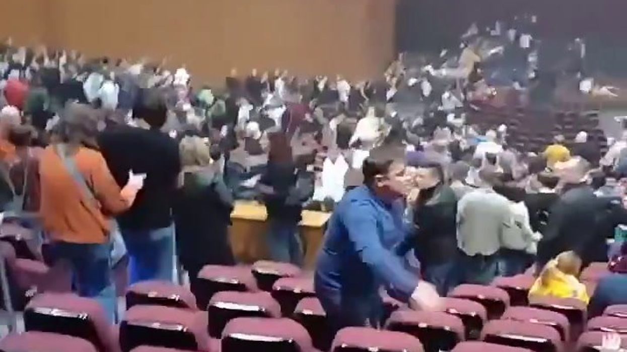 Mosca: attentato in una sala da concerti | il video degli spari