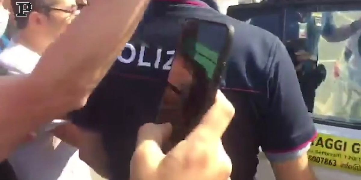 Ecco quando Suarez uscì dall'Università di Perugia dopo aver "sostenuto" l'esame di italiano | video