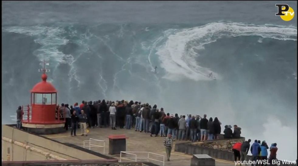 surf onda 30 metri portogallo