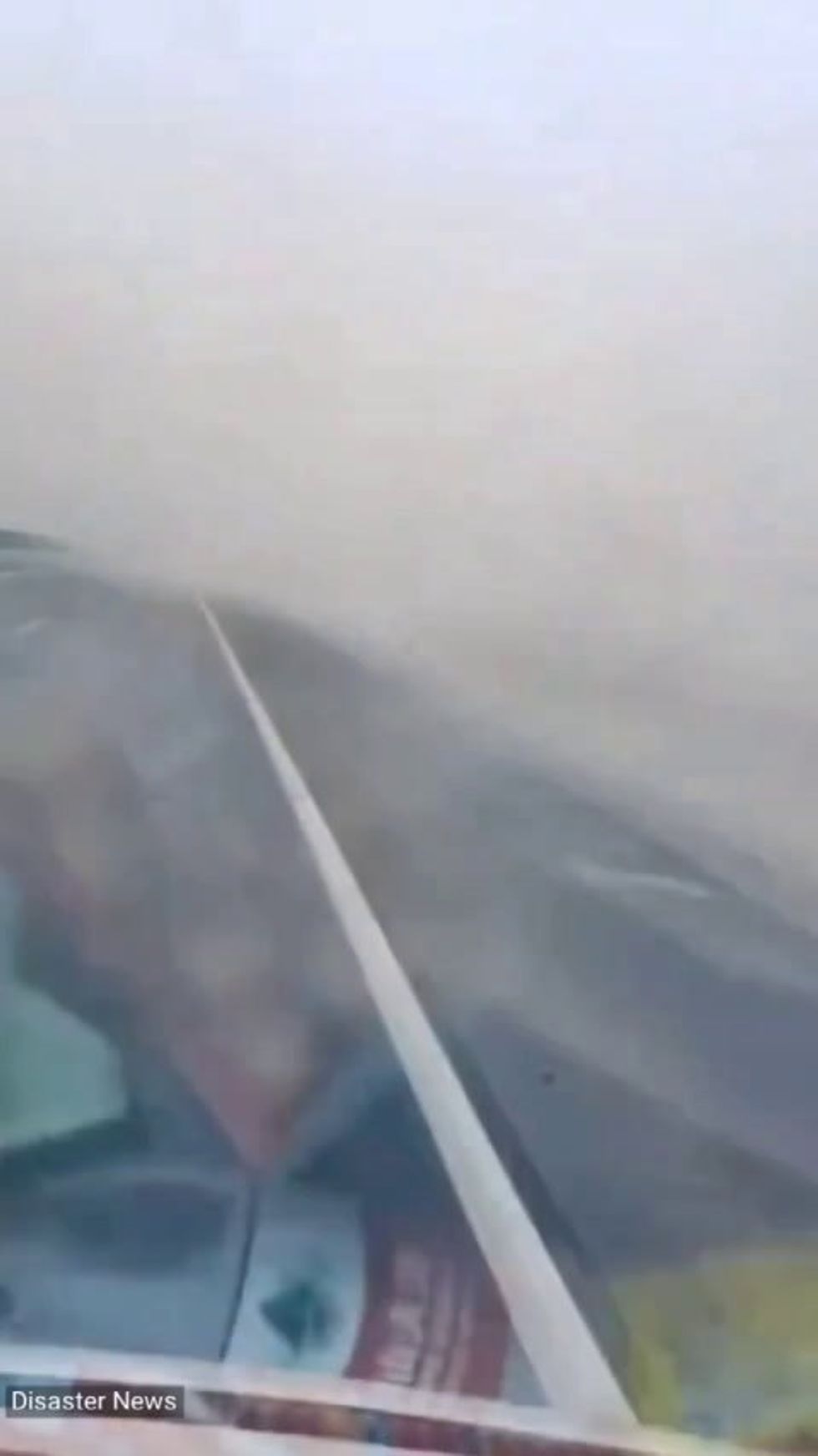 Uragano e tempesta di sabbia in Cina | video