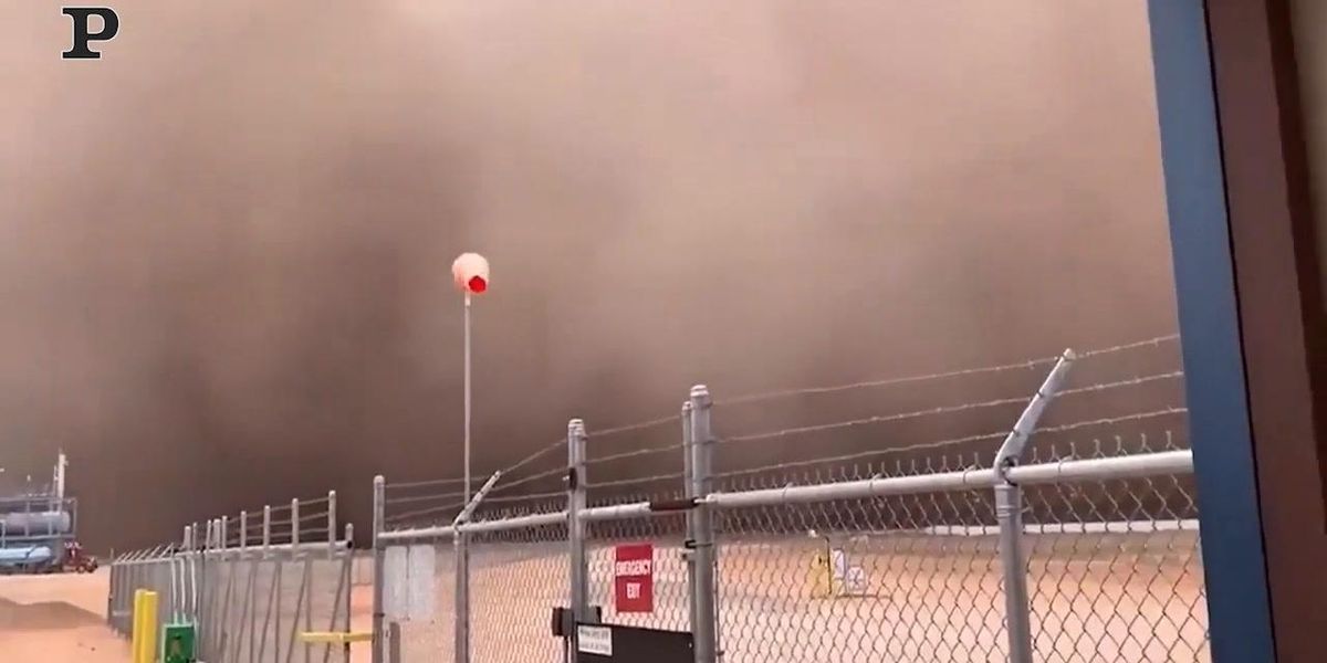 Una violenta tempesta di sabbia raggiunge il Texas | video