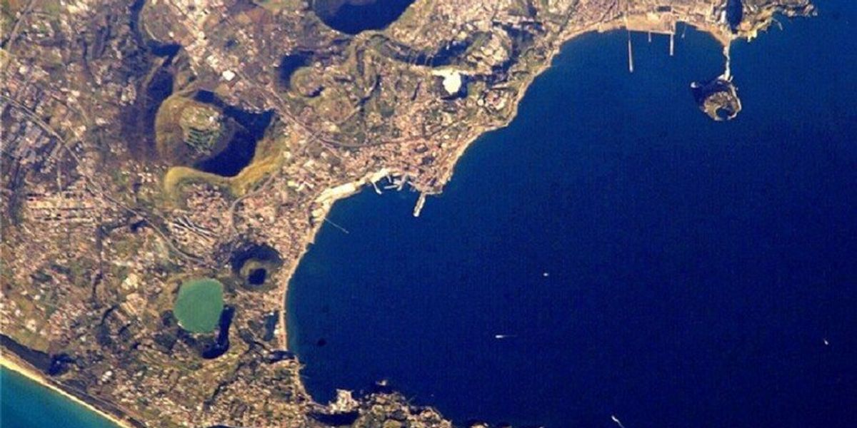 Terremoto ai Campi Flegrei: Scossa di magnitudo 3.5 avvertita anche a Napoli