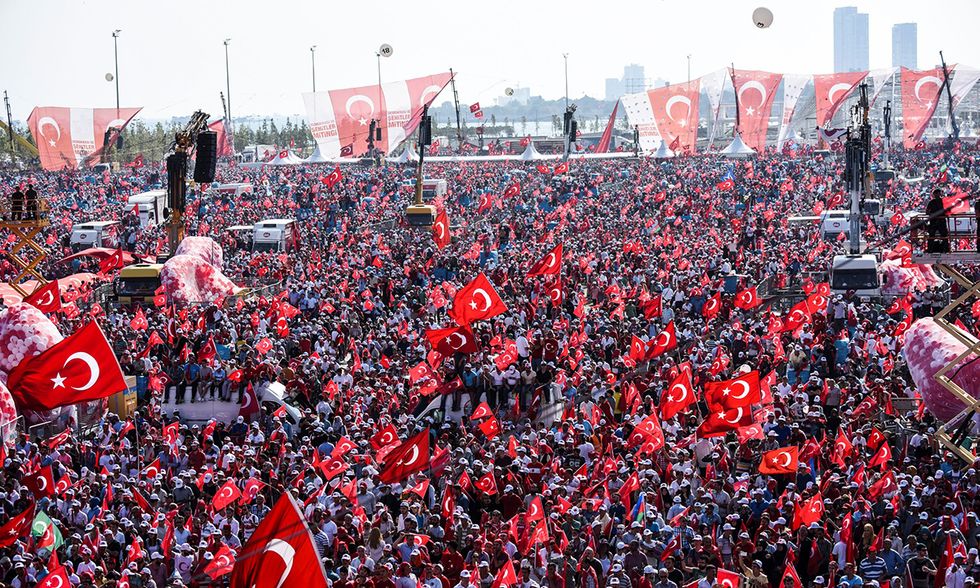 Turchia, la piazza a sostegno di Erdogan