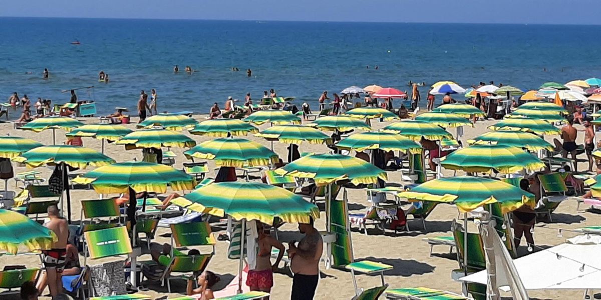 turismo dati crisi prenotazioni turisti stranieri russia cina stati uniti italia