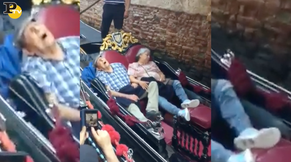 turisti dormono gondola Venezia video