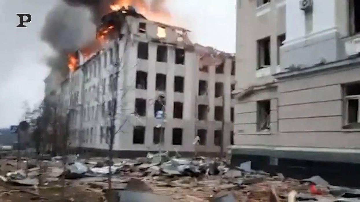 Ucraina, bombardato un edificio dell'Università di Kharkiv | Video