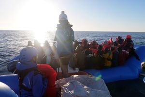 migranti italia missione sophia europa