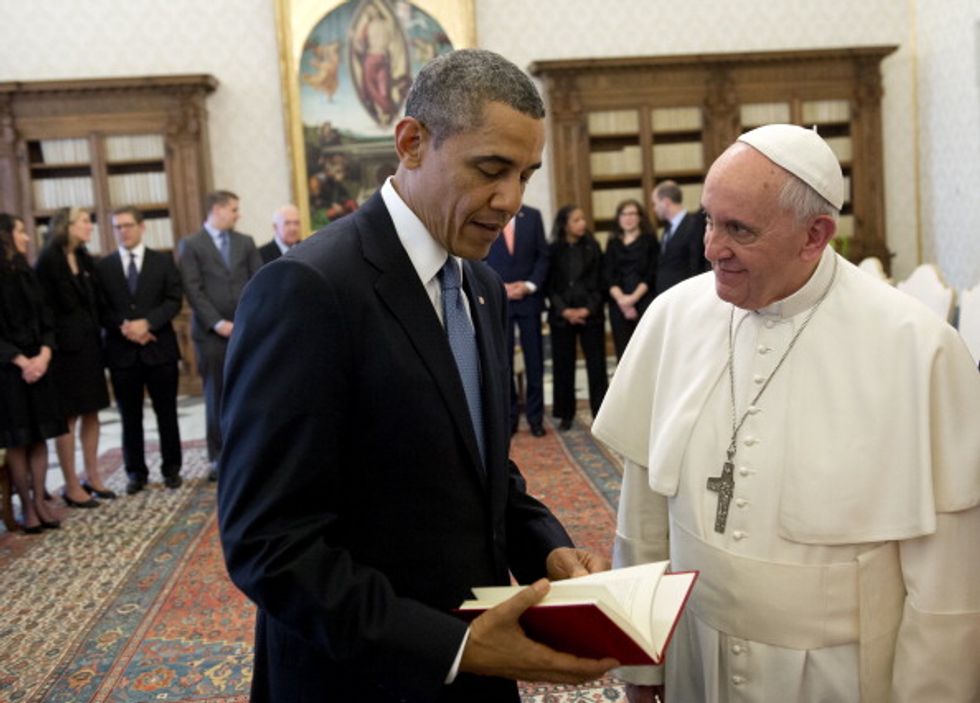Obama in Vaticano: sorrisi e strette di mano ma Papa Francesco non fa sconti
