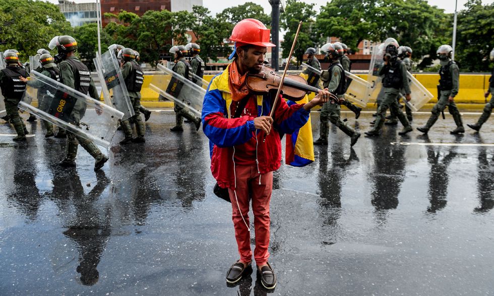Un violinista contro Maduro a Caracas
