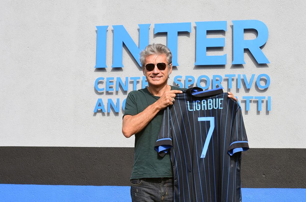 Ligabue in visita all'Inter