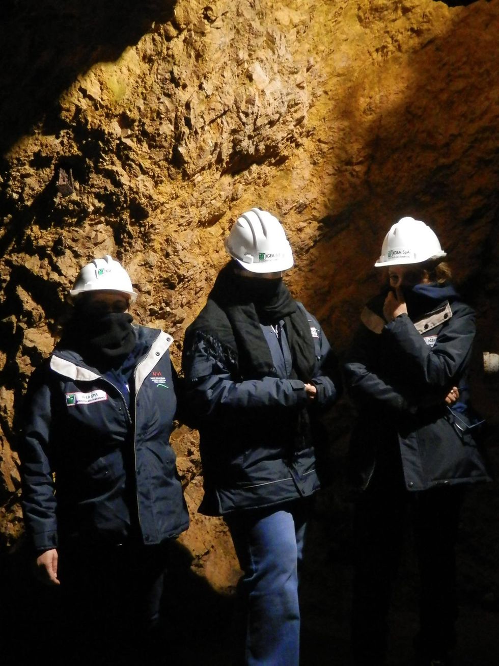 Le lavoratrici occupano la miniera, le foto