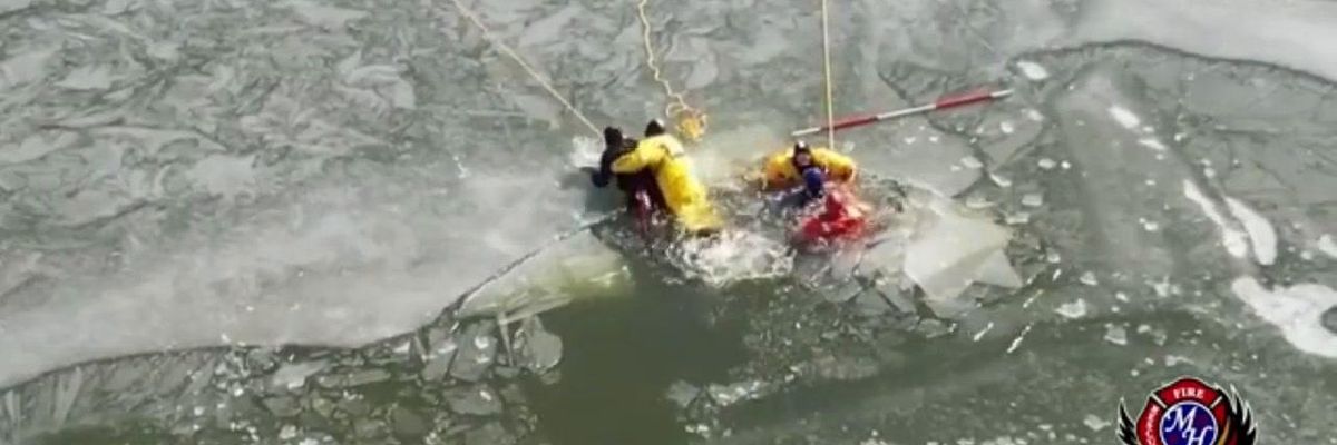 USA, l'esercitazione sul lago ghiacciato si trasforma in un drammatico incidente | Video