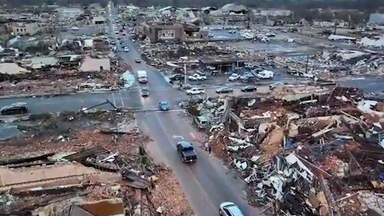 USA, tornado devastano 5 stati: le immagini di Mayfield rasa al suolo | Video