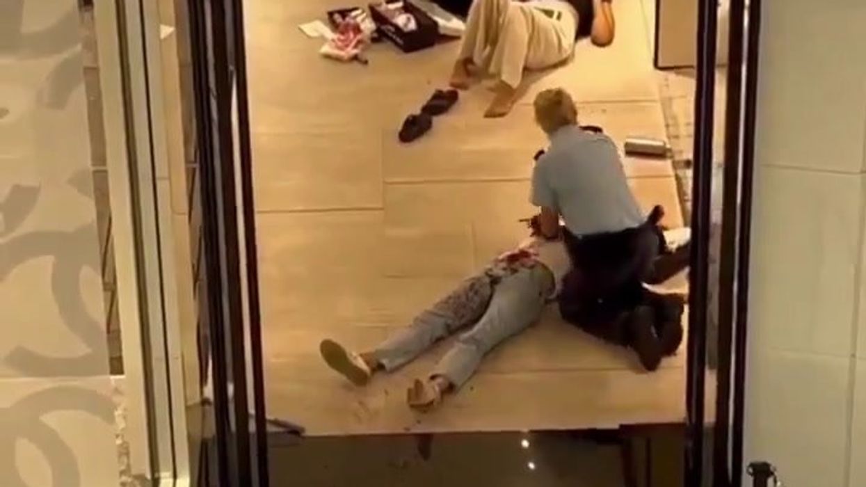 Sidney: attentato in un centro commerciale. Ucciso il terorrista | video