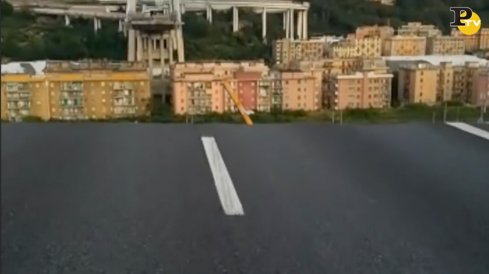 video baratro crollo Ponte Morandi Genova Autostrada