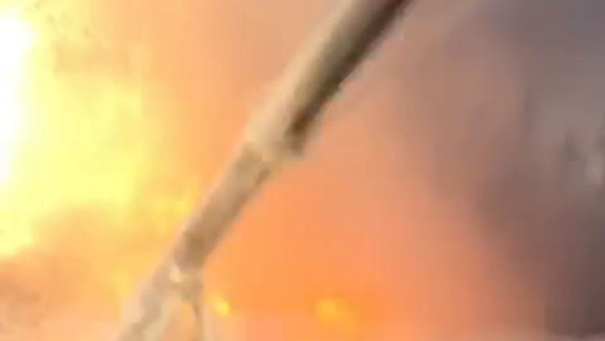 Il video dell'esplosione a Beirut nel deposito di fuochi d'artificio