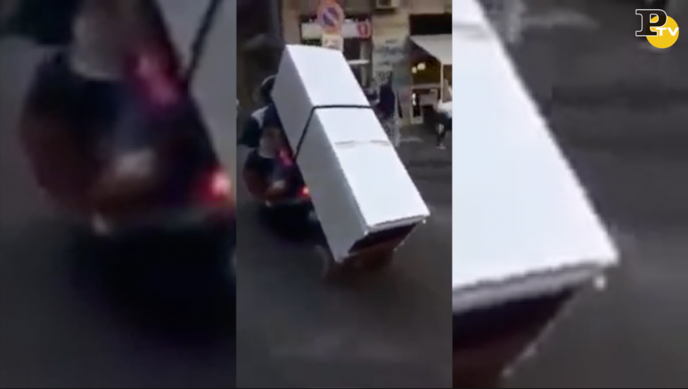 video frigorifero scooter napoli