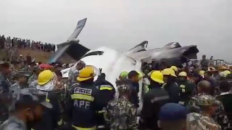 video schianto incidente aereo Katmandu nepal