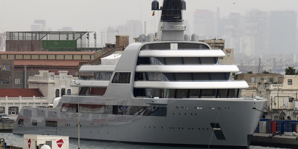 yacht oligarchi russi