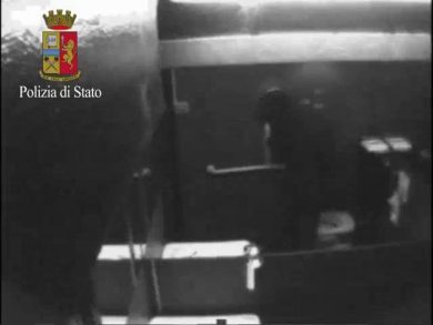 Hollywood e The Club, spaccio nelle discoteche dei vip: il video