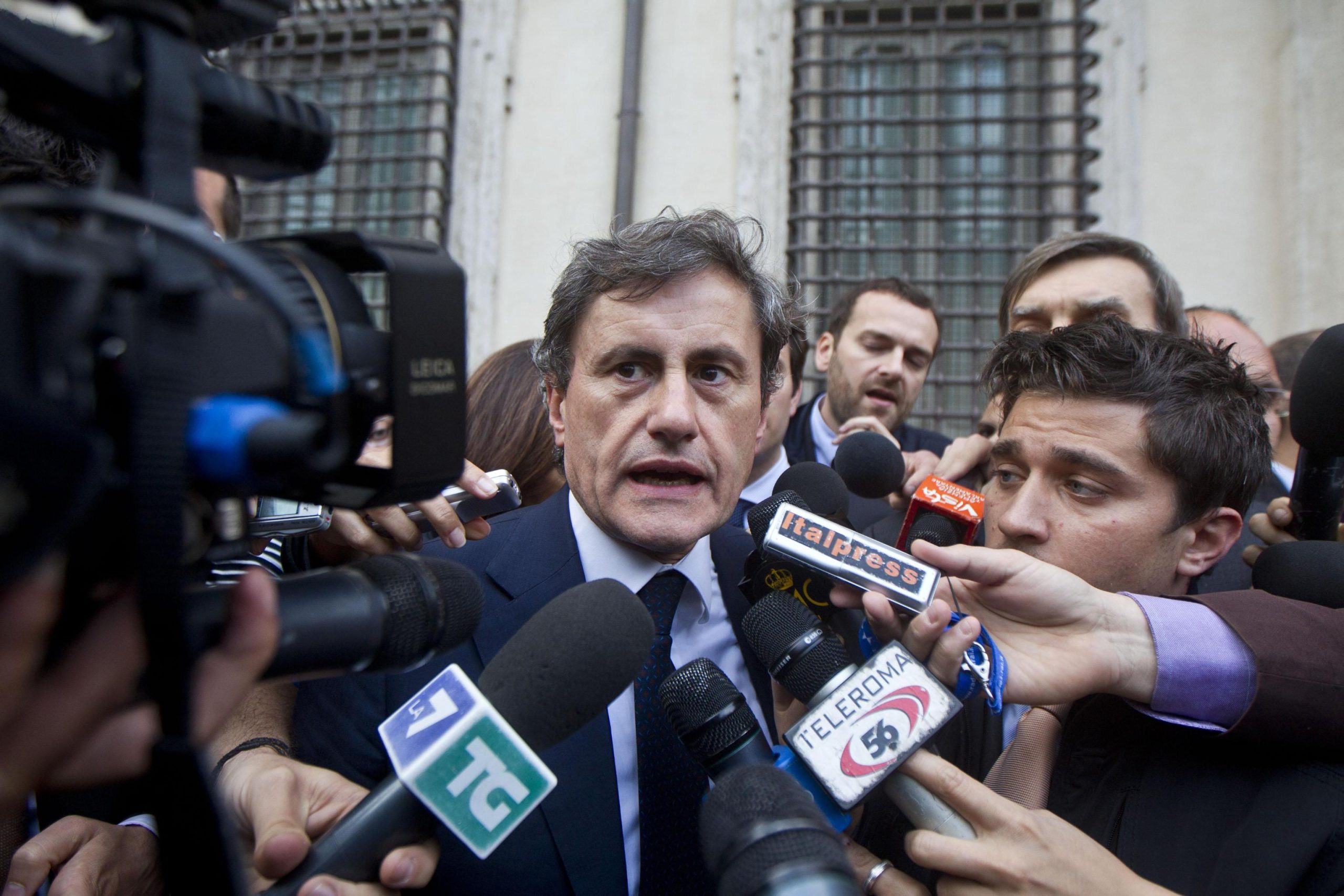 Lavoratori Acea contro la svendita