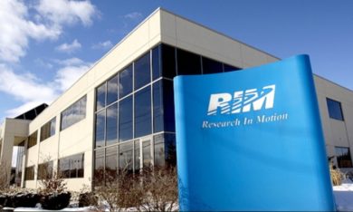 Rim, vendite a picco. La società si aggrappa a BlackBerry 10