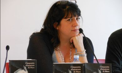 E.L. James, “Cinquanta sfumature di grigio? Solo una storia d’amore con un po’ di sale in più”