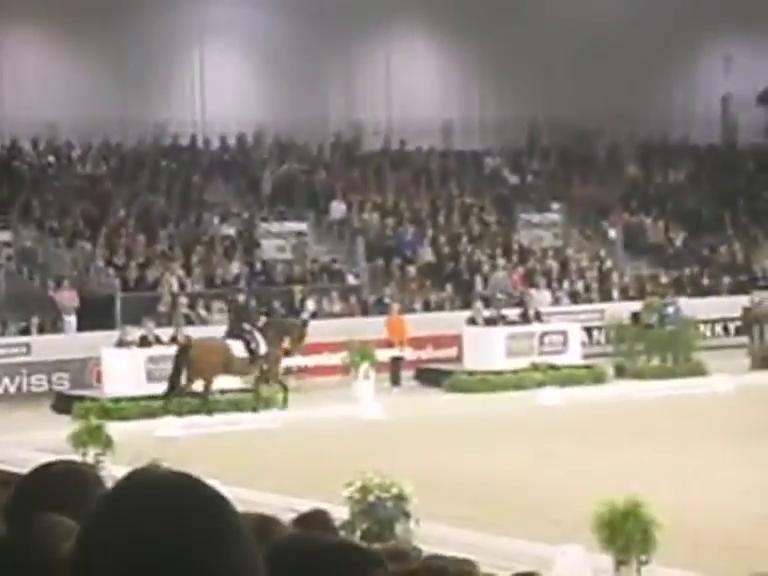 La donna che vuole sussurrare alle medaglie