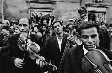 Gli Zingari di Josef Koudelka, in mostra a Milano