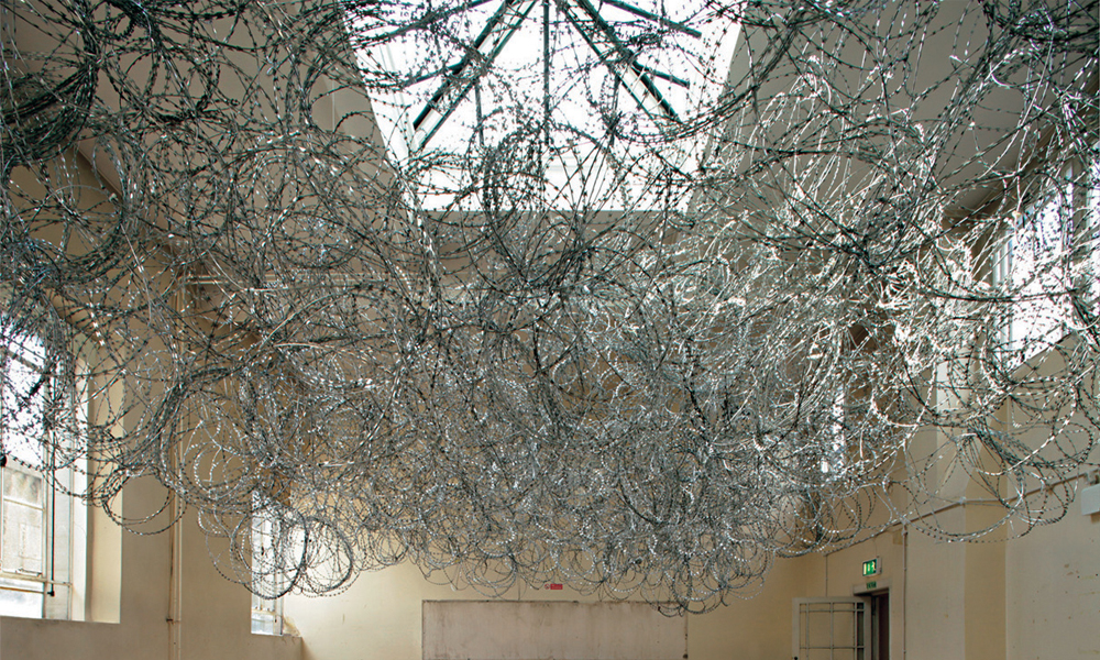 Wilfredo Prieto, il Cattelan cubano che rovescia i luoghi comuni Wilfredo Prieto, il Cattelan cubano che rovescia i luoghi comuni