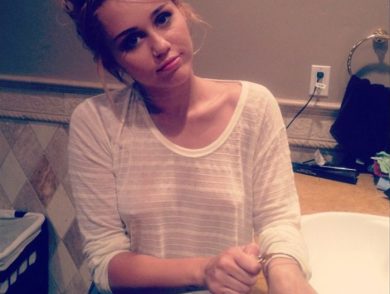 Miley Cyrus autolesionista, l’ultima follia