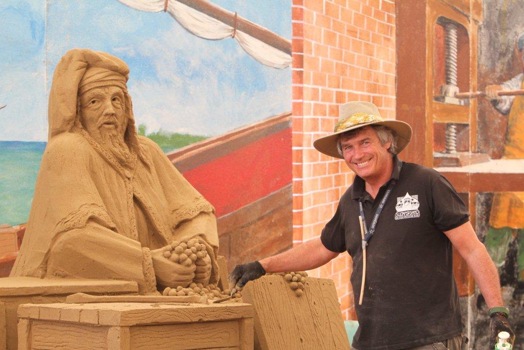 A Jesolo ci si diverte con la sabbia