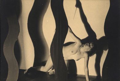 Woman in the light, i nudi femminili di Drtikol in mostra a Milano