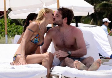 Prima spiaggia romantica per Tomaso e Michelle