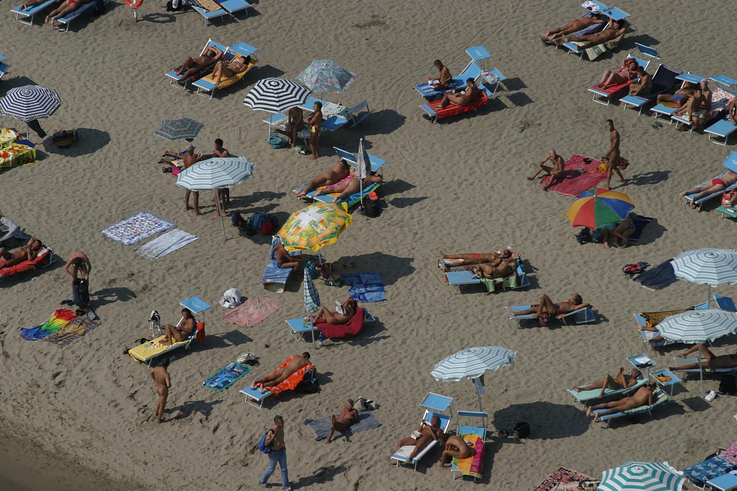 Ravenna: a rischio la Mecca dei naturisti Ravenna: a rischio la Mecca dei naturisti