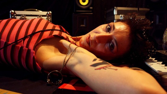 TsunamiJ: sono portata per suonare molto più di tanti uomini TsunamiJ: sono portata per suonare molto più di tanti uomini