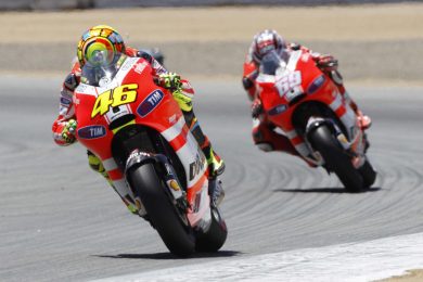 MotoGP. Al Cavatappi Rossi cade, Stoner vince