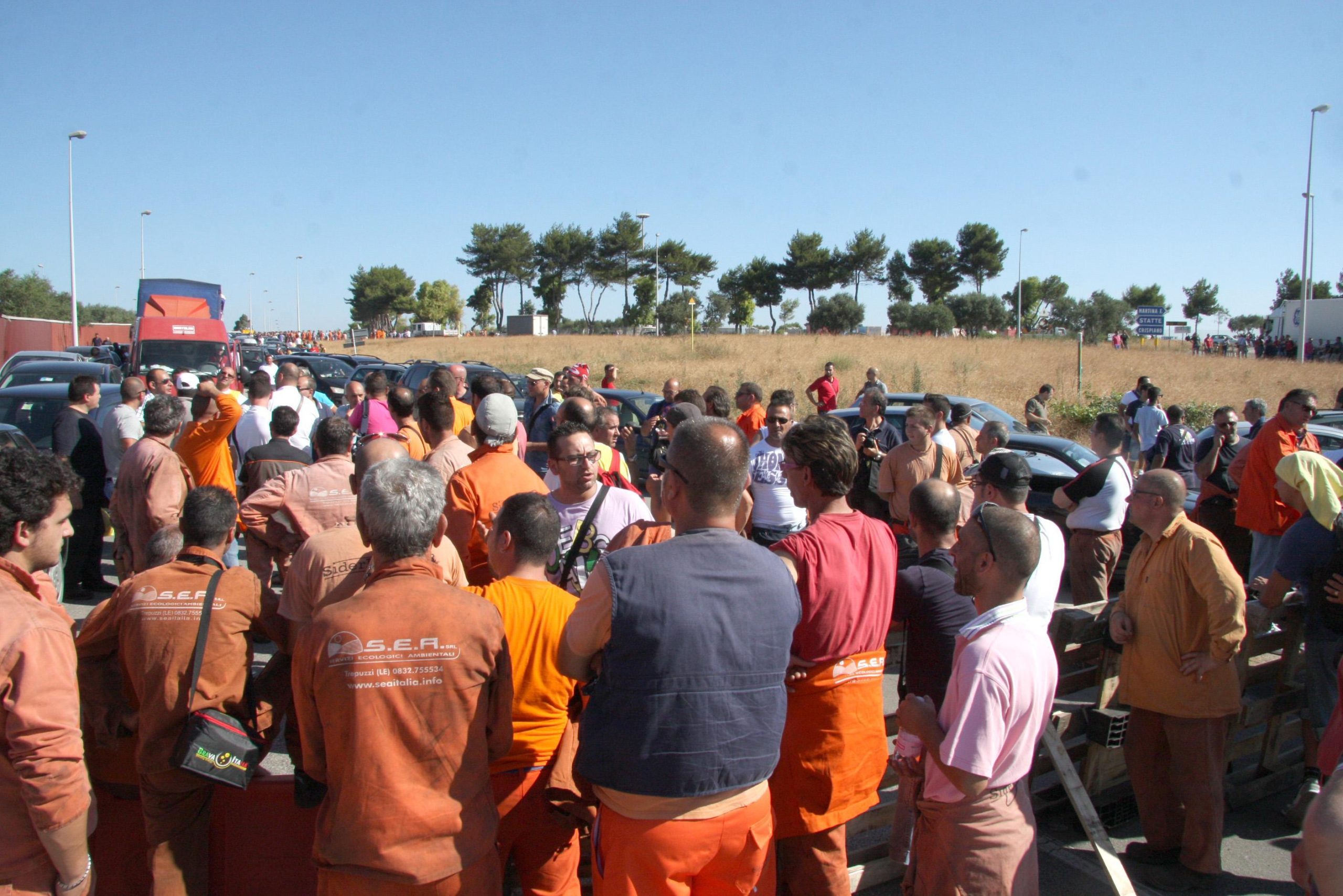 “Voglio lavorare all’Ilva, anche se mi ammalo”