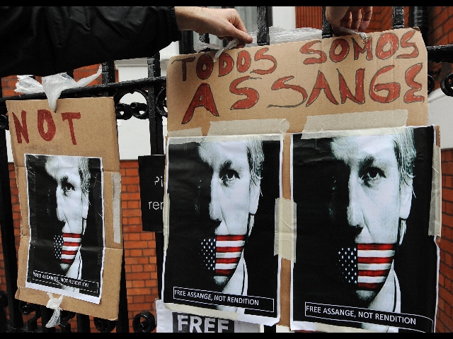 Garzòn e Assange, quella strana coppia di Peter Pan Garzòn e Assange, quella strana coppia di Peter Pan