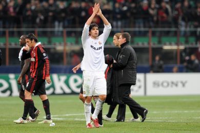 Il procuratore di Kakà nella sede del Milan, trattativa nel vivo