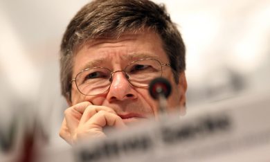 Jeffrey Sachs, “Il prezzo della civiltà”: è tempo che lo paghino i ricchi