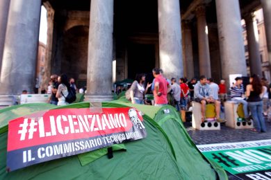 Lavoro: in Italia 8 assunzioni su 10 sono precarie. Ma in Europa non va molto meglio