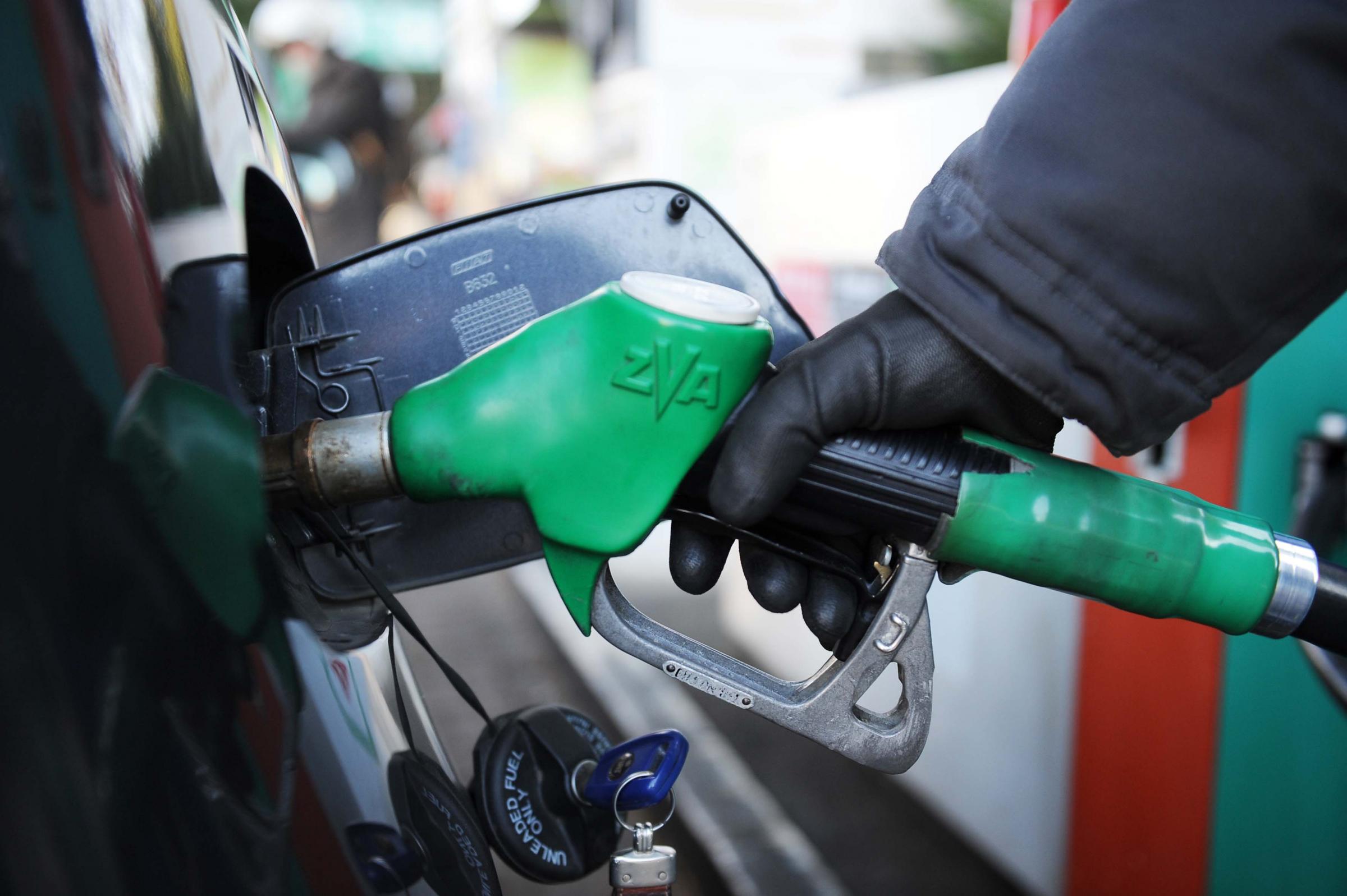 Benzina, sui costi l’ombra di contrabbando e mercato cinese